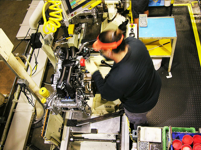 Оппозитный двигатель  Subaru на заводе в Лафаейт